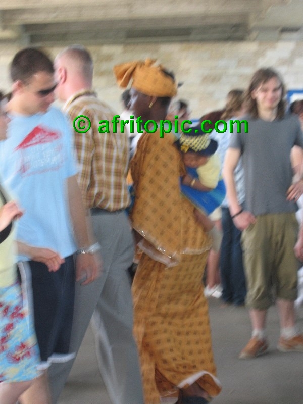 ../Images/AfricaFestival-27-28May05 103.jpg